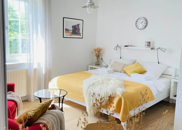 Mari Vera Bed & Breakfast 3*